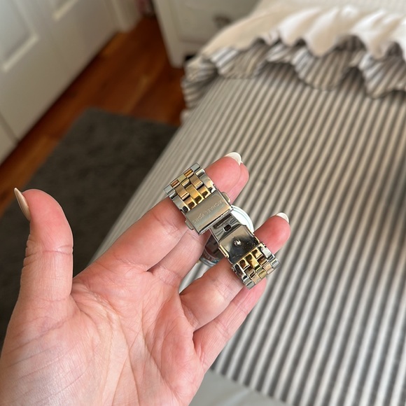 Michael Kors Tri-tone watch - Picture 4 of 4